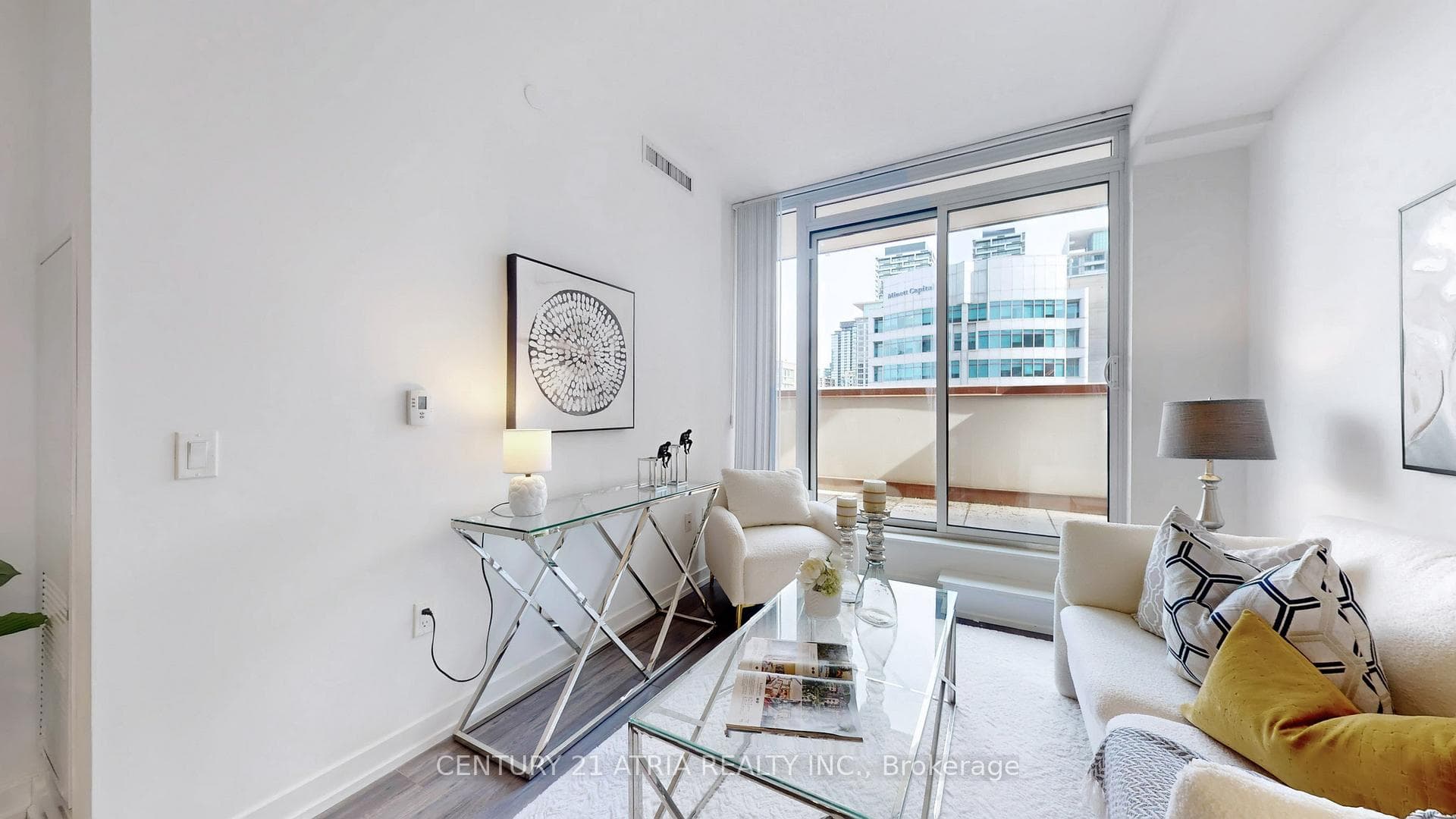 33 Helendale Avenue Unit 609 photo 14