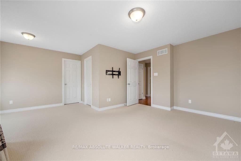 2477 ESPRIT Drive photo 18