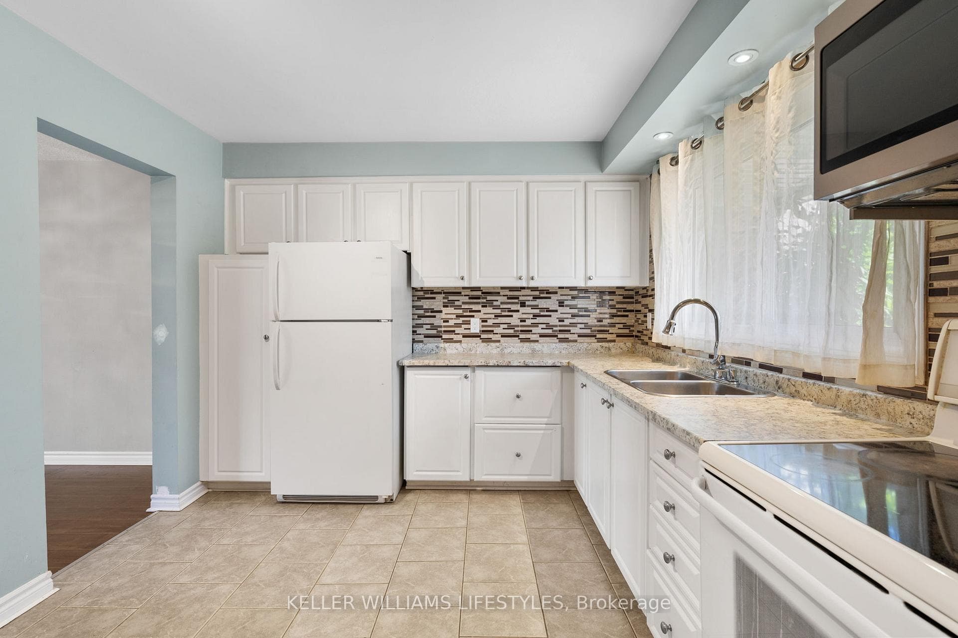 669 Osgoode Drive Unit 35 photo 4