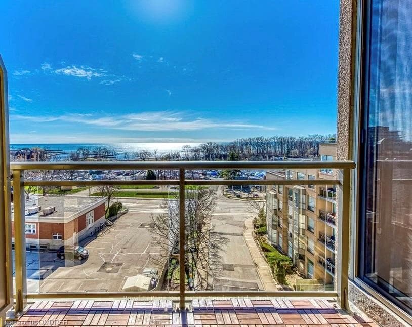 2511 LAKESHORE Road Unit 709 photo 14