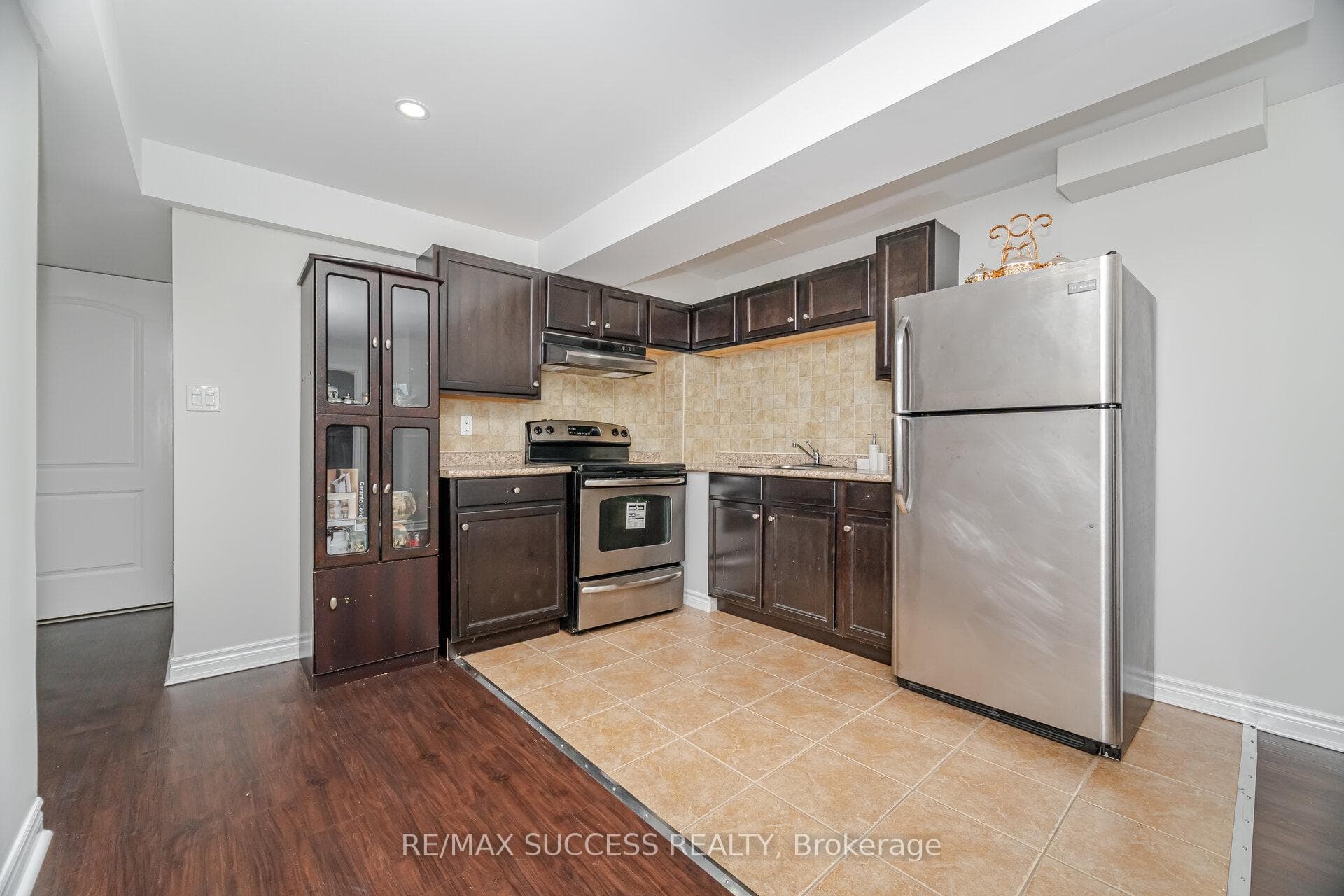 3570 Southwick Street photo 35