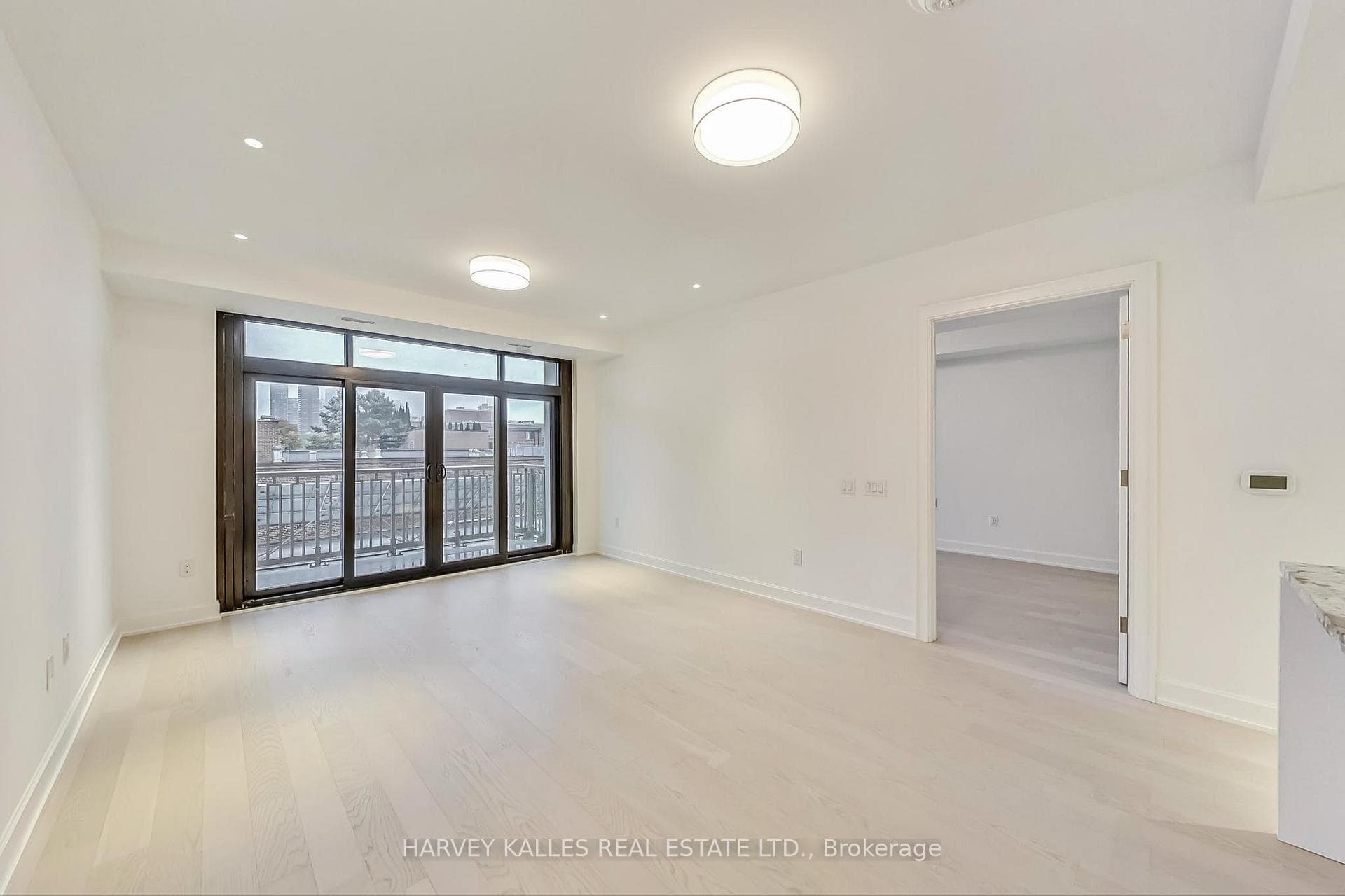 2781 Yonge Street Unit 511 photo 15