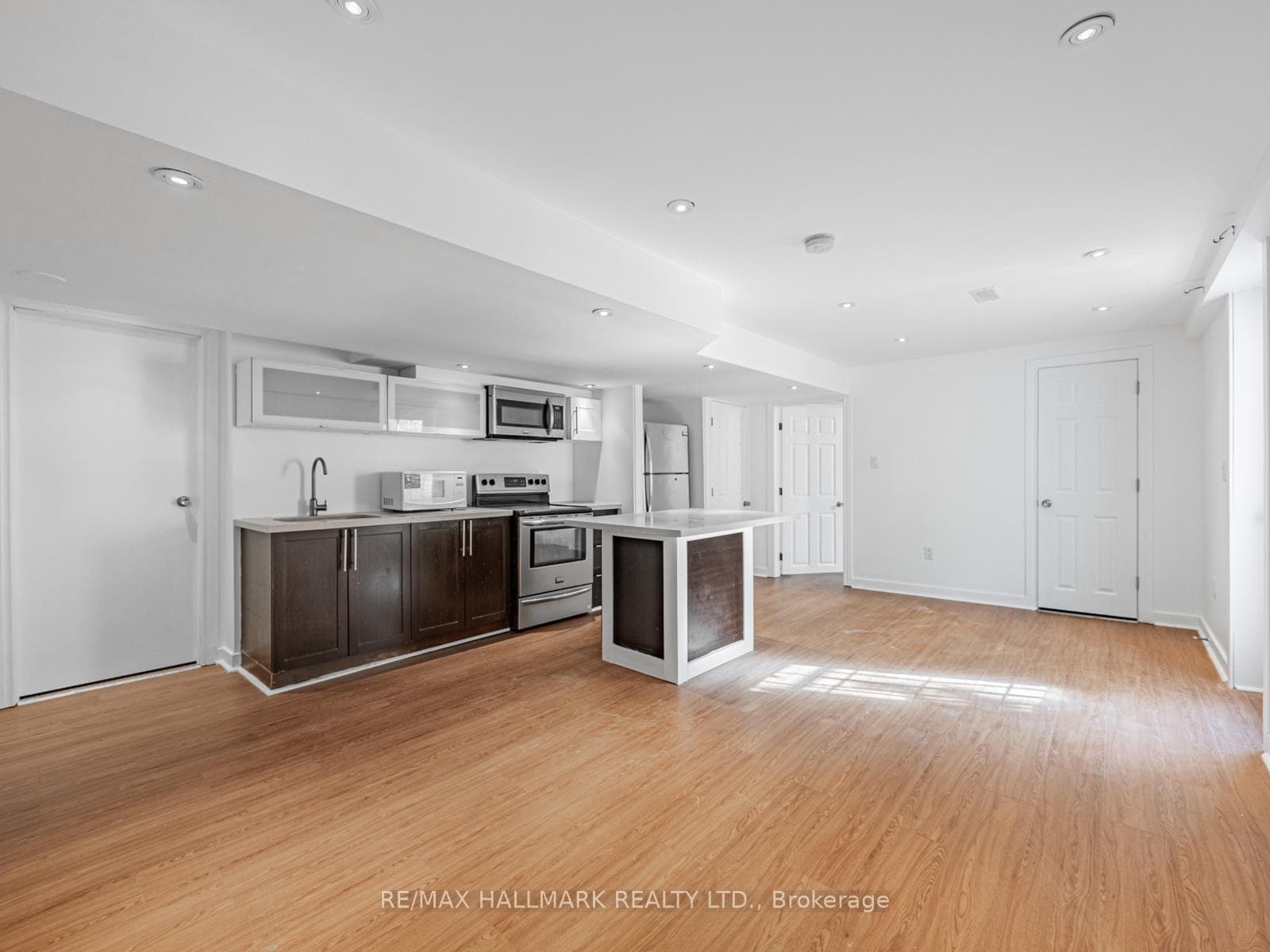 17 Crane Crescent Unit Bsmnt photo 6