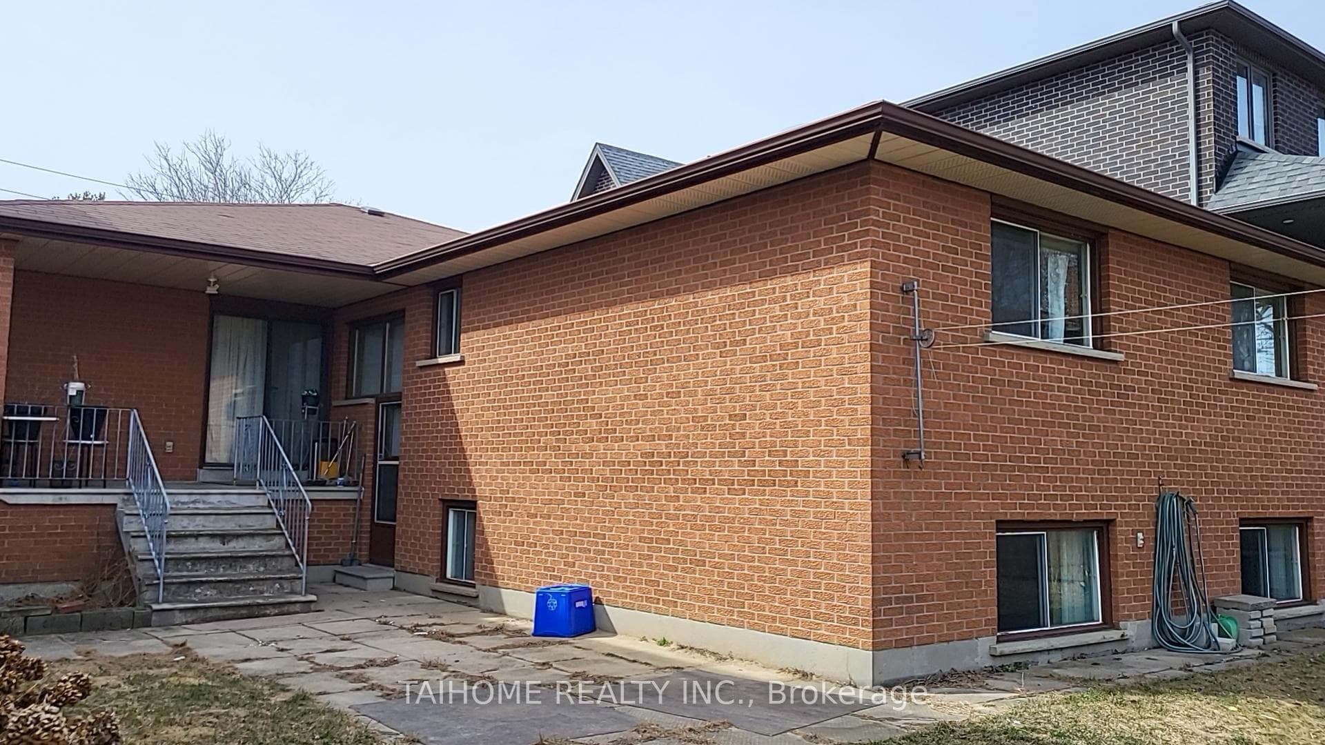 639 Royal York Road photo 7