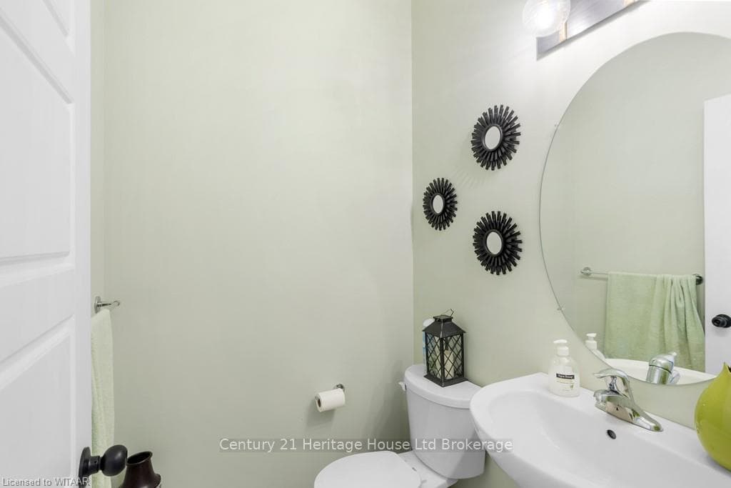 130 LIVINGSTON Drive photo 14