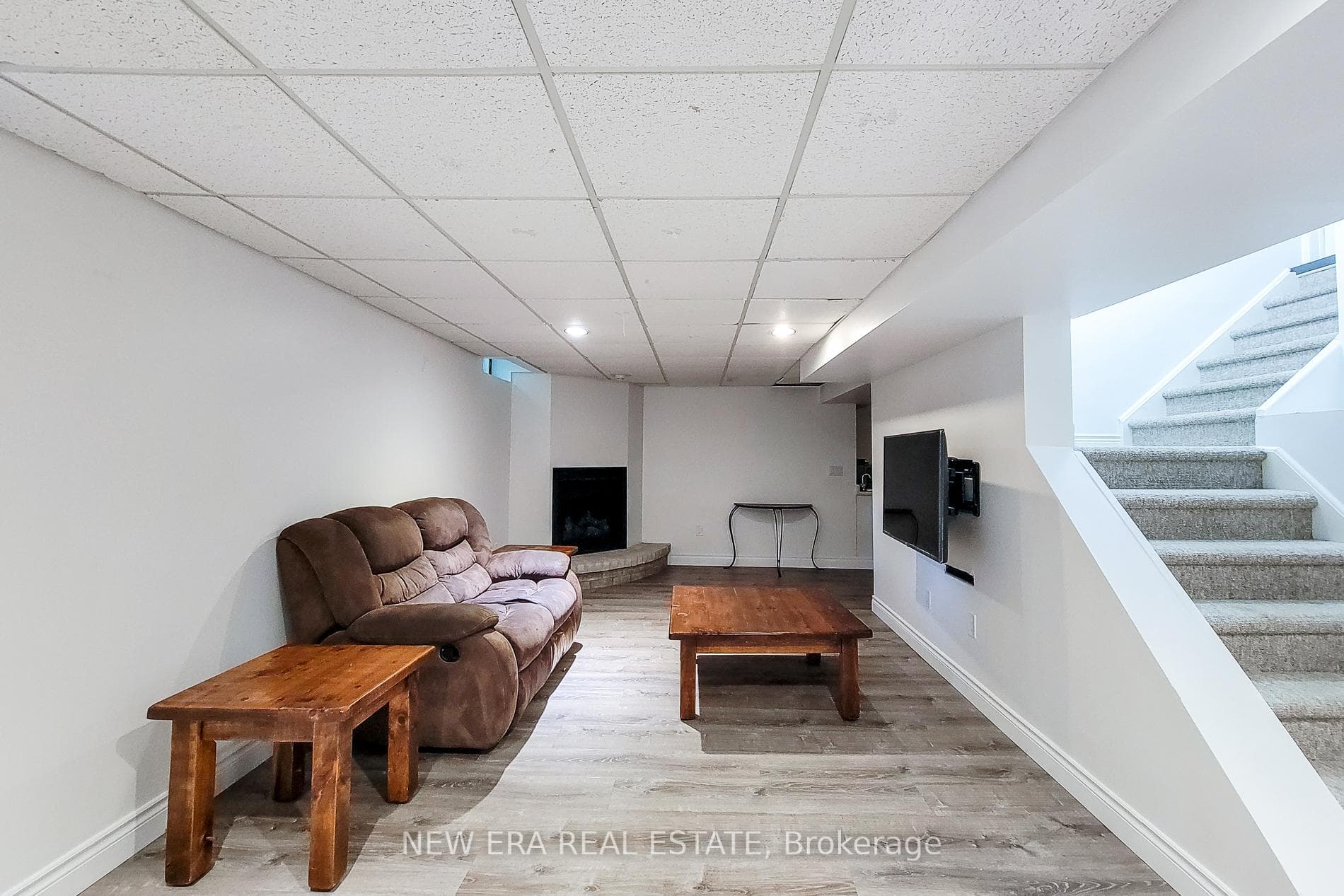 29 Woodside Square photo 39