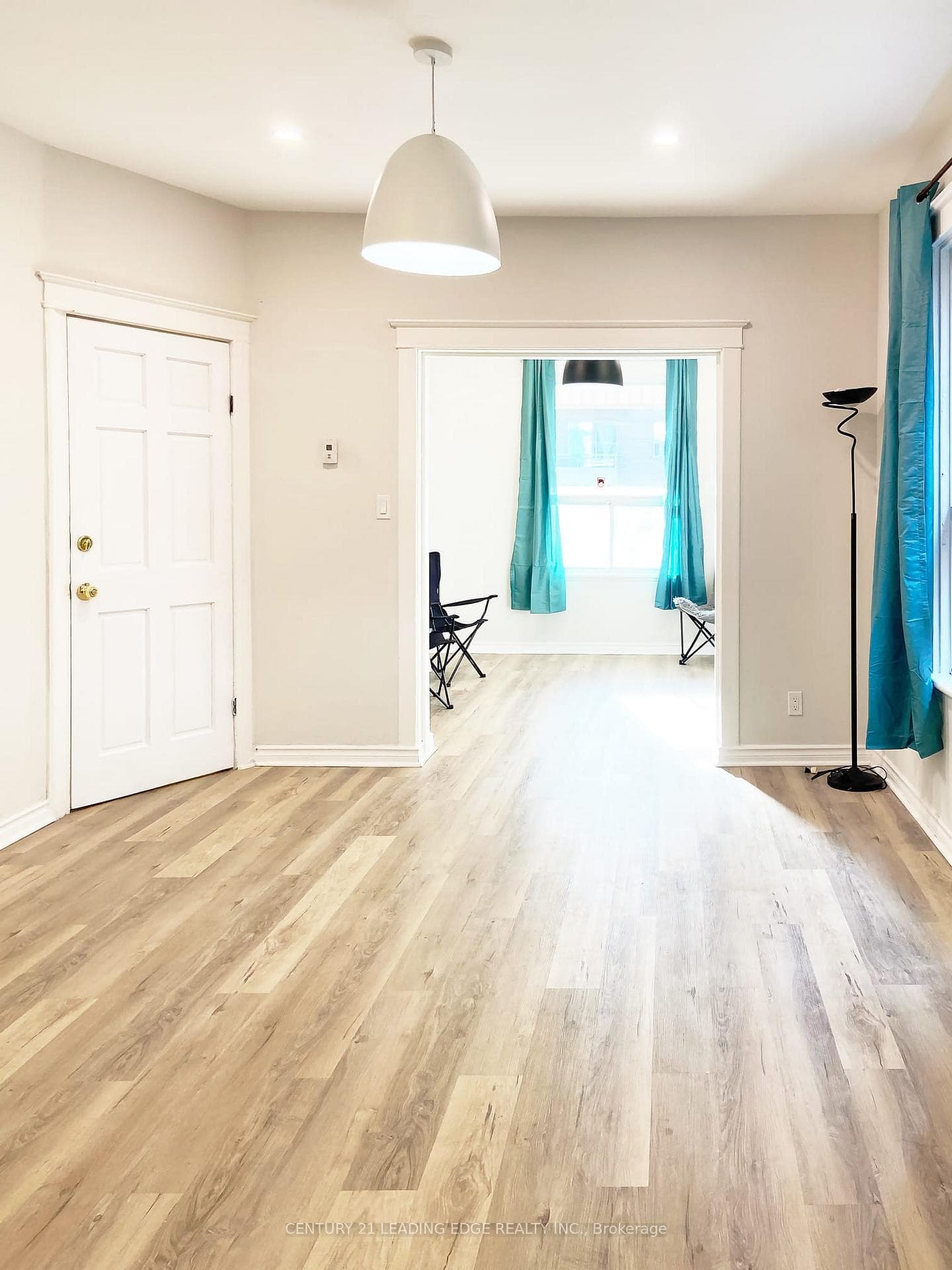 19 Erie Avenue photo 7