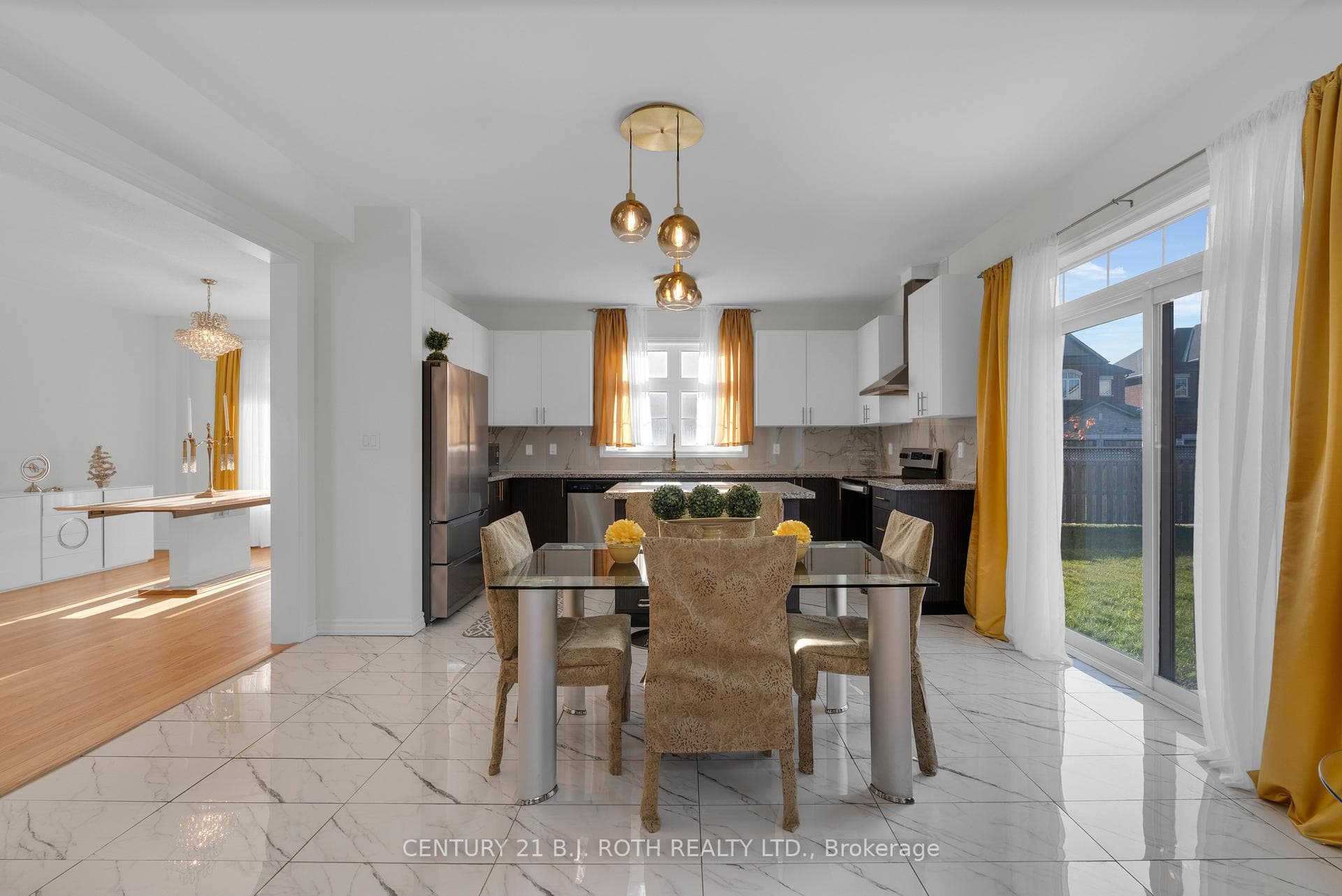 1056 Wickham Road photo 9
