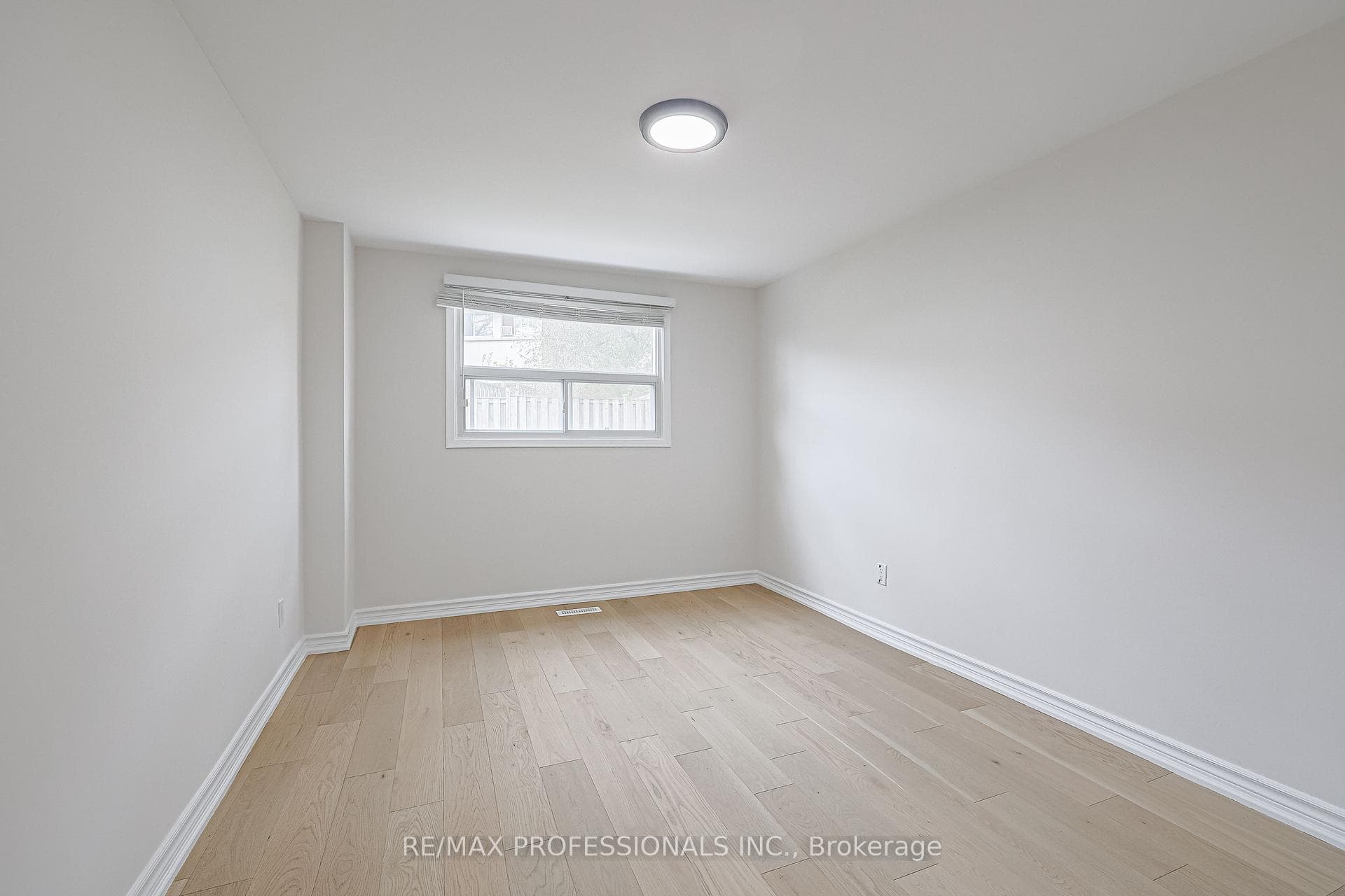 18 West Wareside Road photo 10