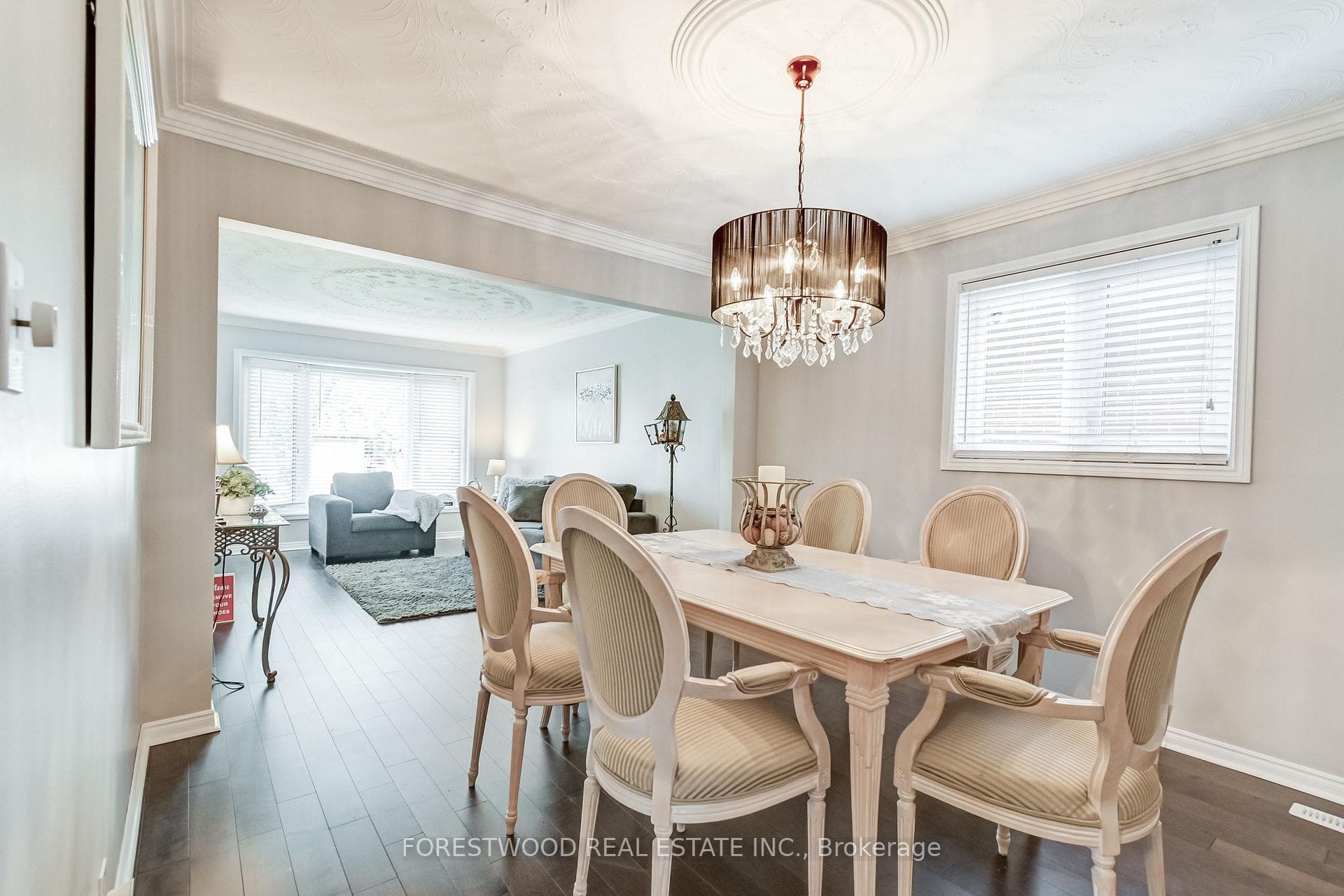 672 Bookham Crescent photo 6