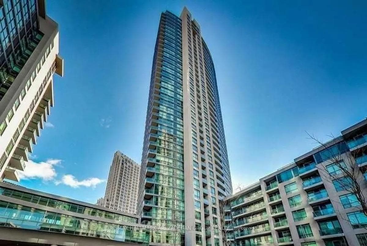 215 Fort York Boulevard Unit 3301 photo 1