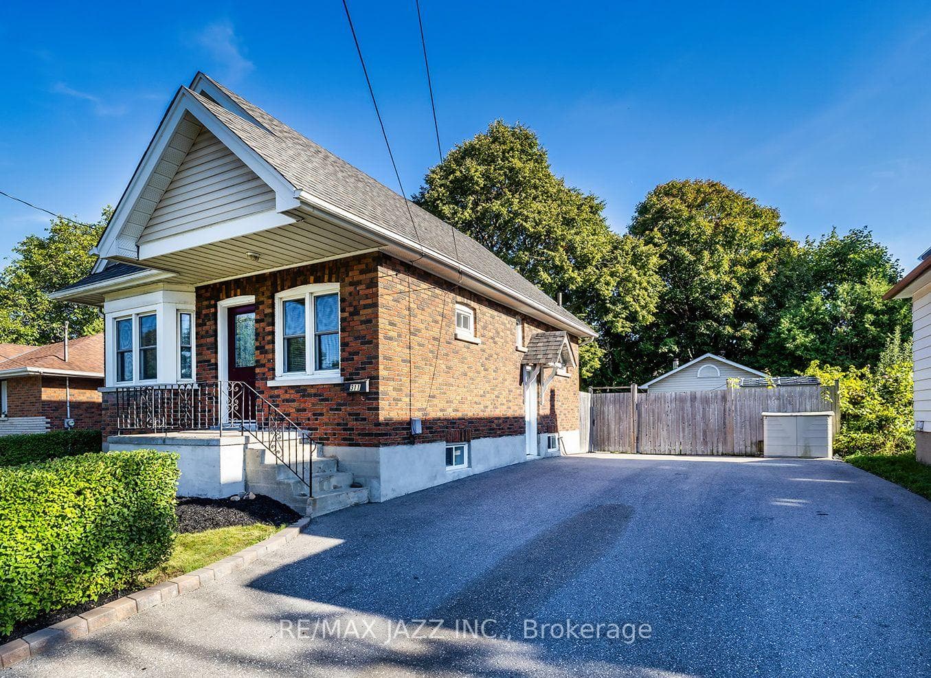 311 Currie Avenue photo 2