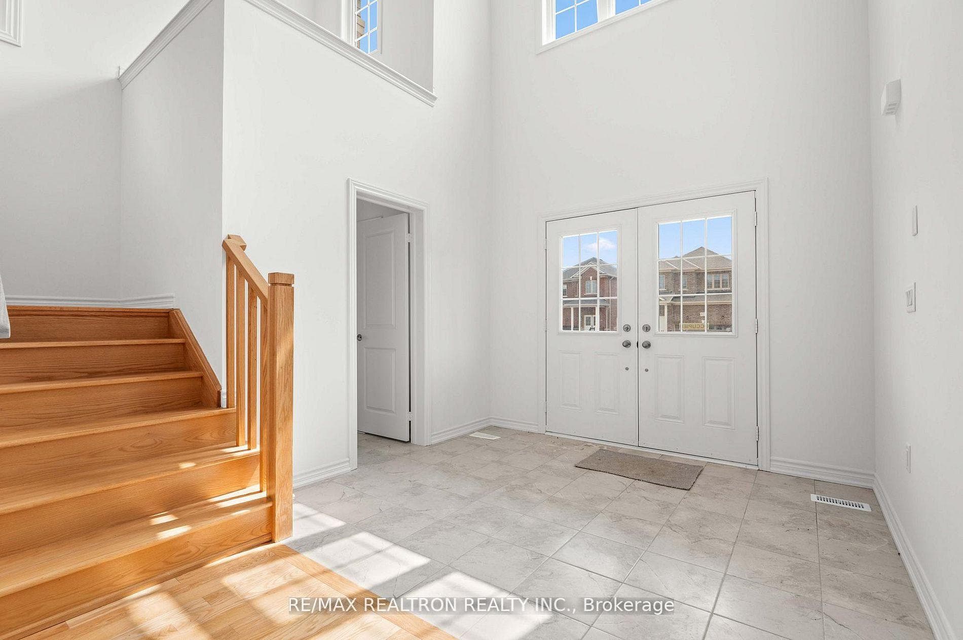 434 Vandusen Avenue photo 2