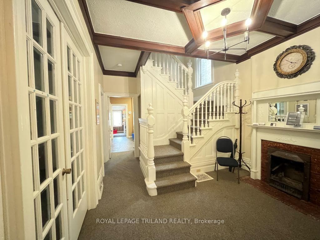 472 Ridout Street photo 6