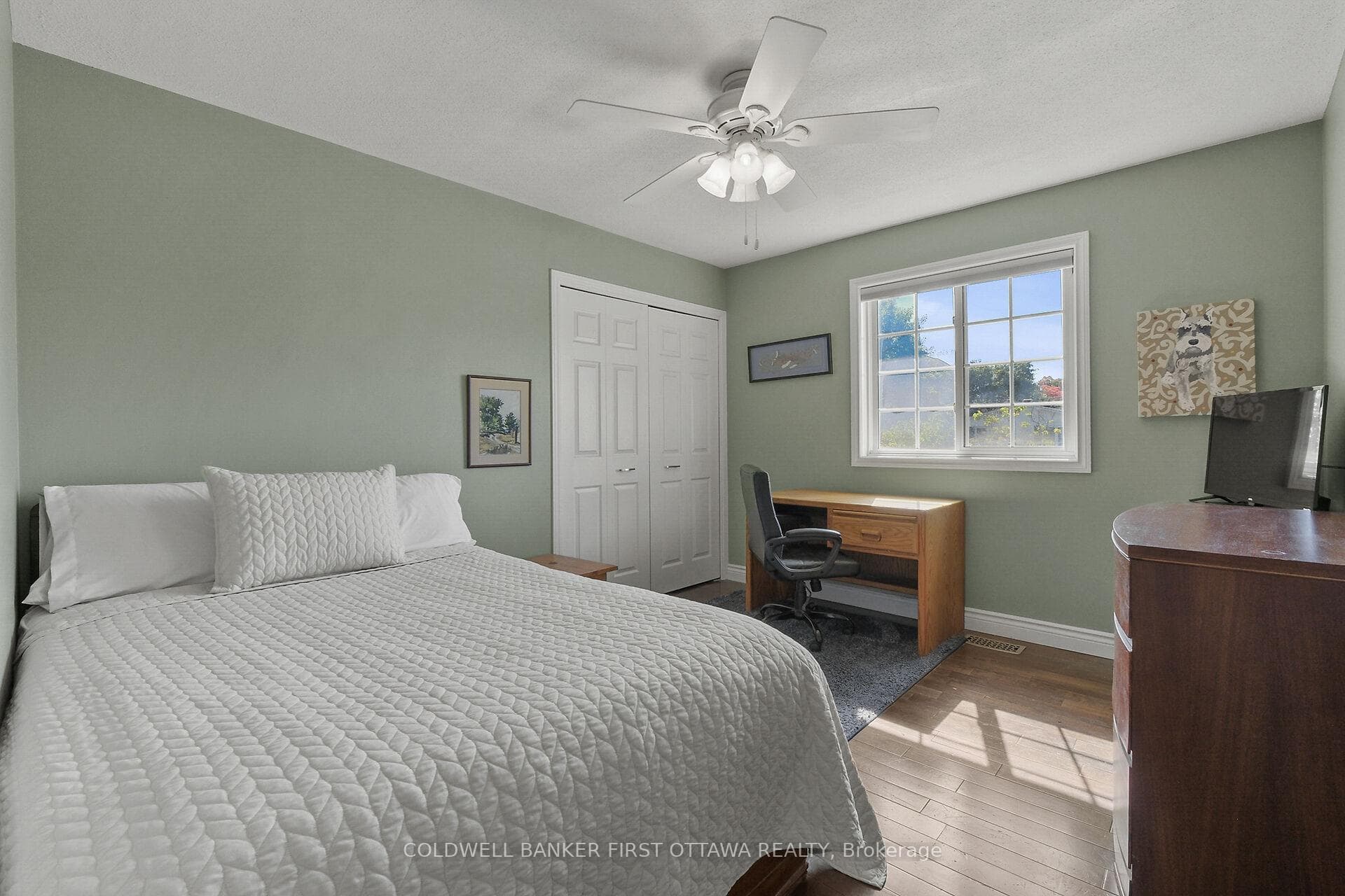 421 Ferrill Crescent photo 17