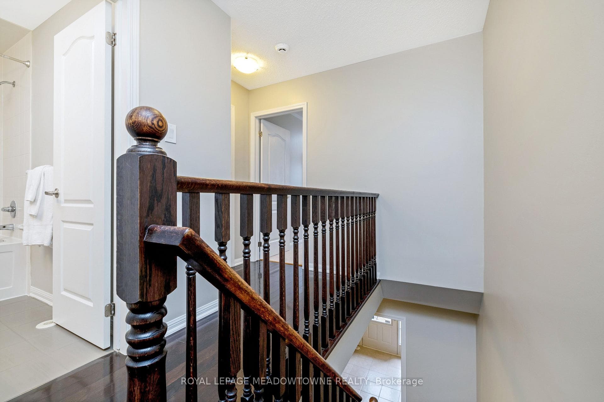 1037 HAXTON Heights photo 28