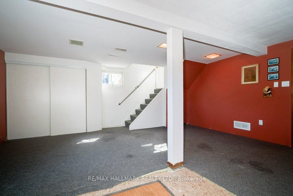16 Senlac Road photo 21