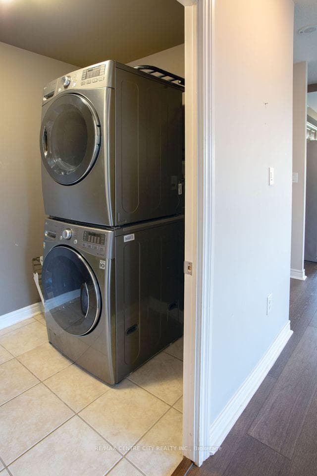 1030 Coronation Drive Unit 103 photo 31