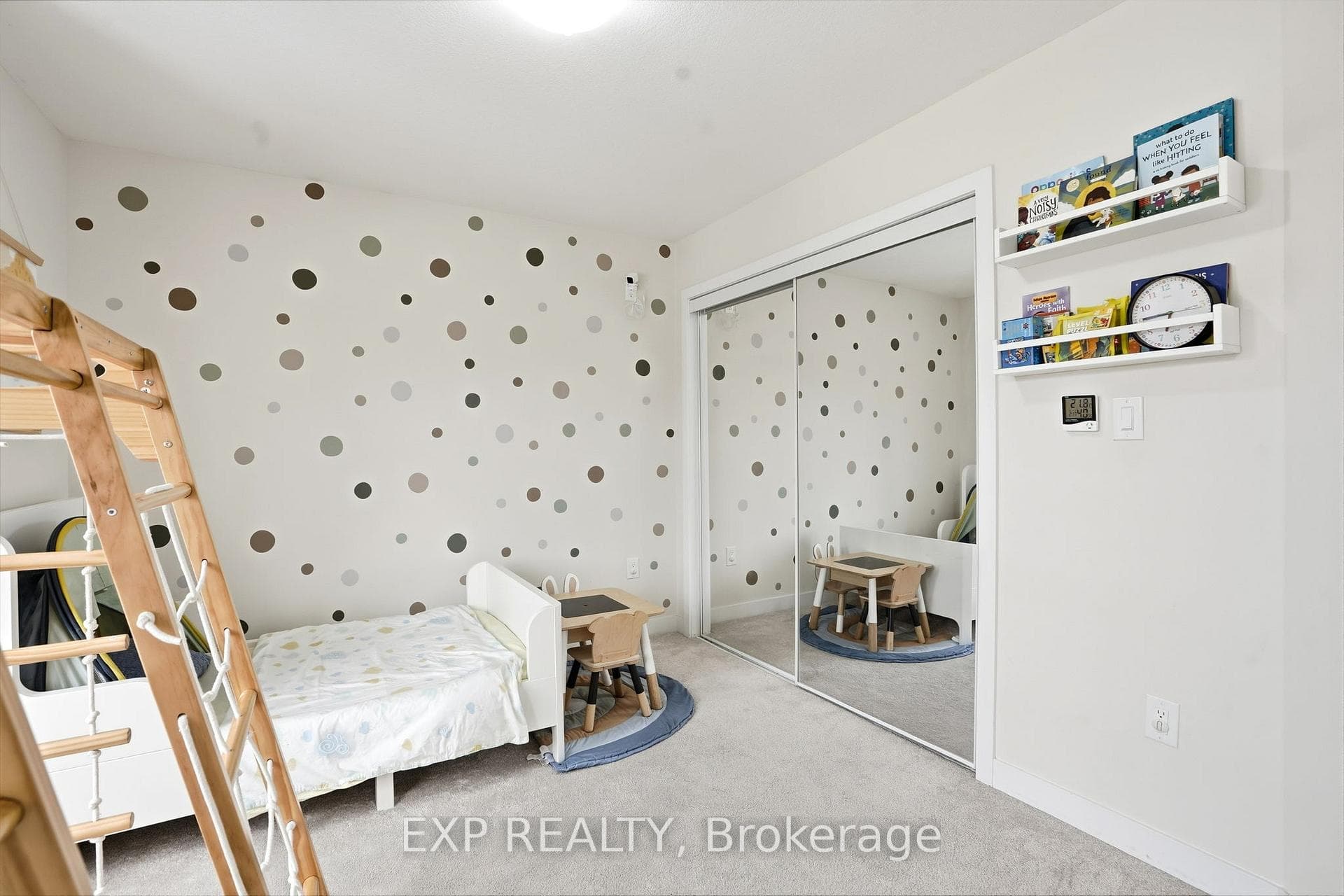 19 Hawick Crescent photo 23