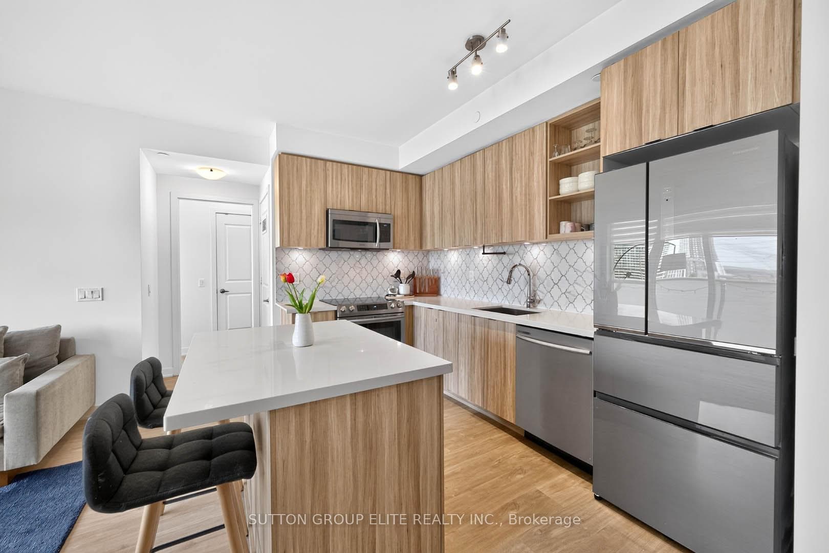 4699 Glen Erin Drive Unit 302 photo 10