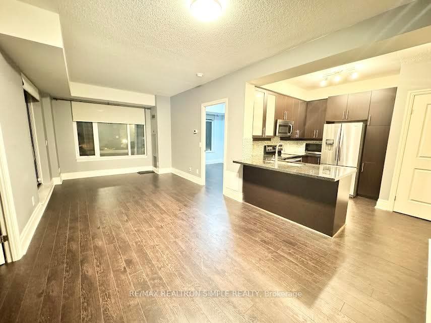 131 Upper Duke Crescent Unit 216 photo 2