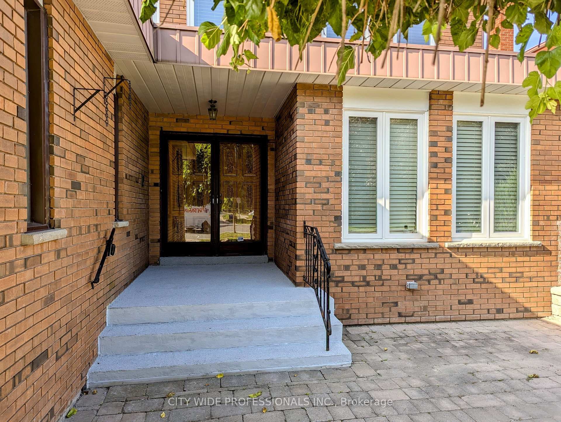 121 Raymerville Drive photo 2
