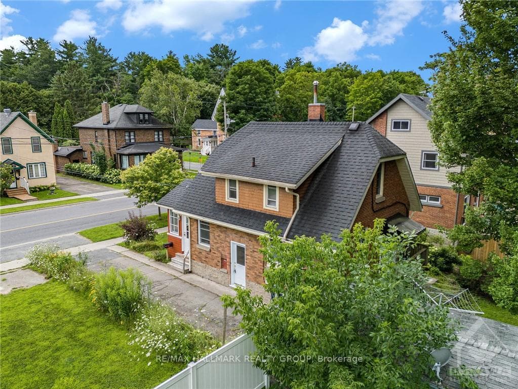 418 KING Street photo 4