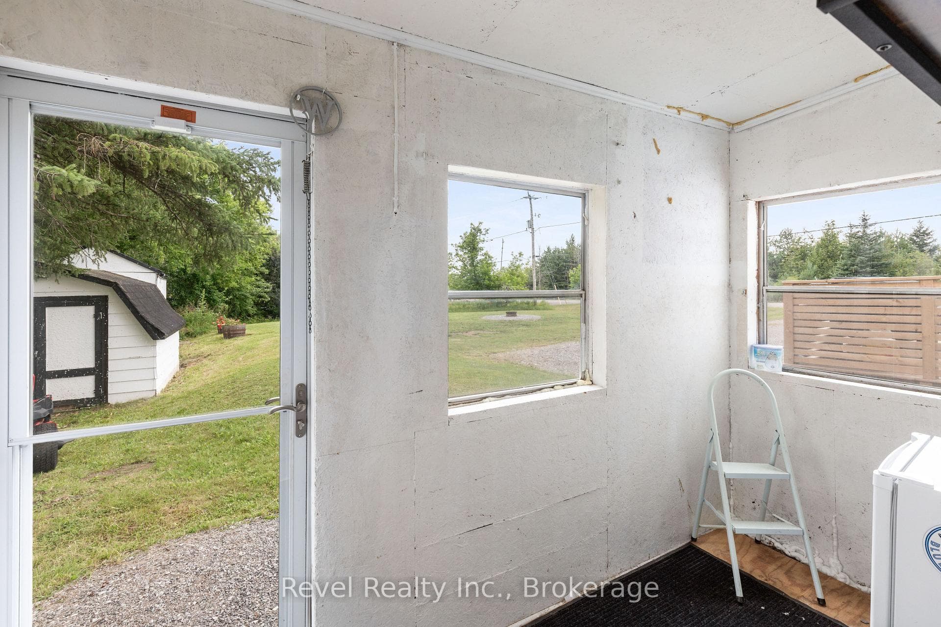 78 Golden Mile Road photo 32