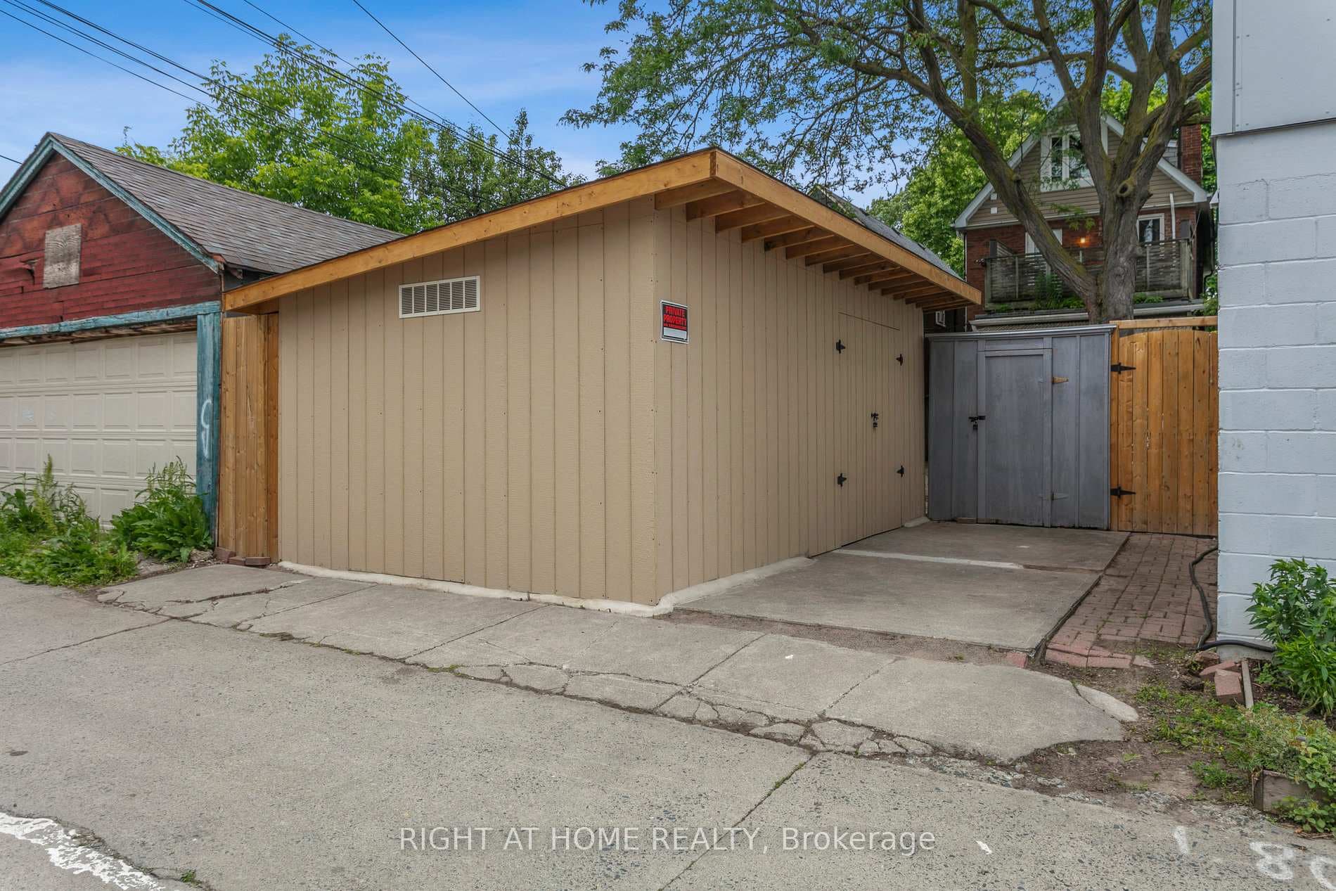 162 Bartlett Avenue photo 36