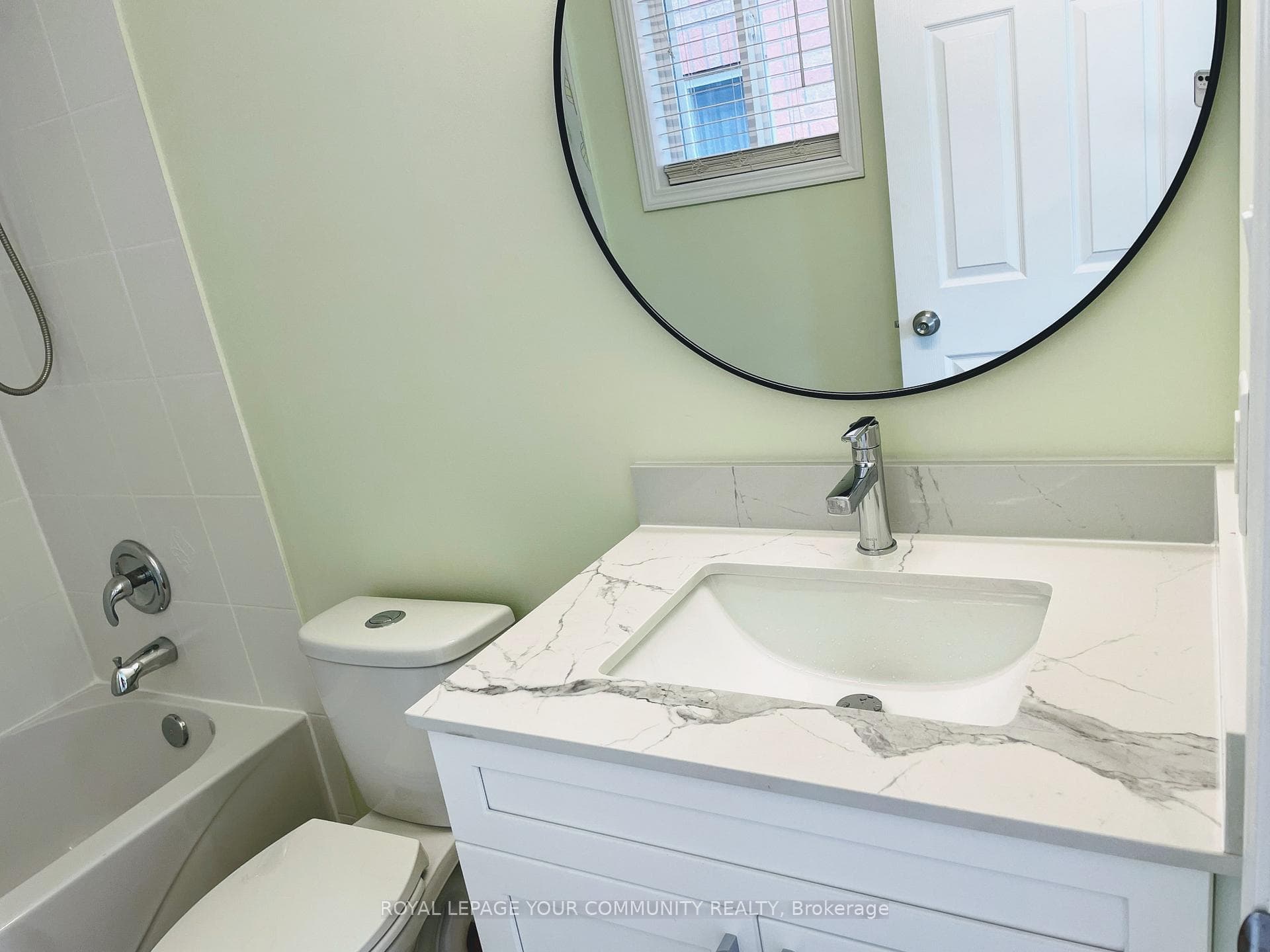24 Sun King Crescent Unit main photo 27