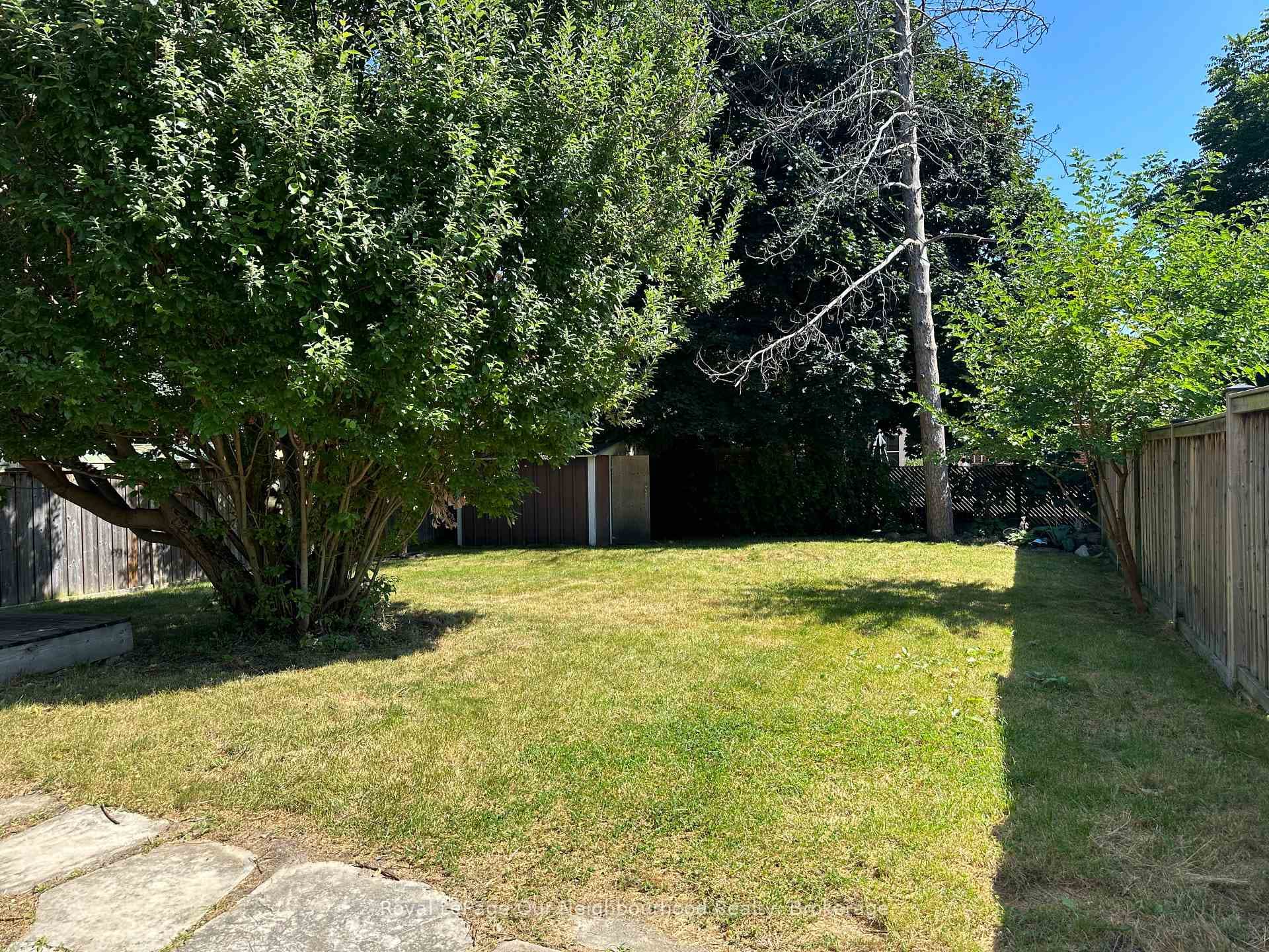 427 Adelaide Avenue photo 8
