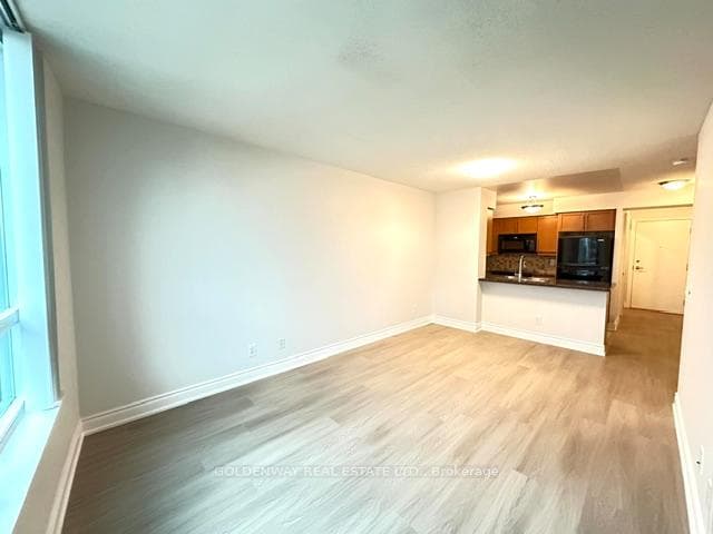 25 Greenview Avenue Unit 823 photo 6
