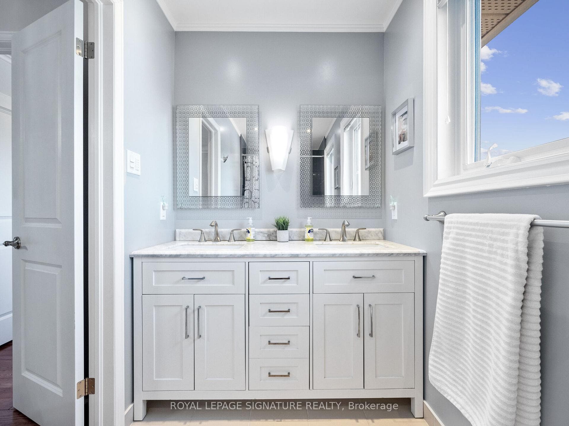 2052 Madden Boulevard photo 25