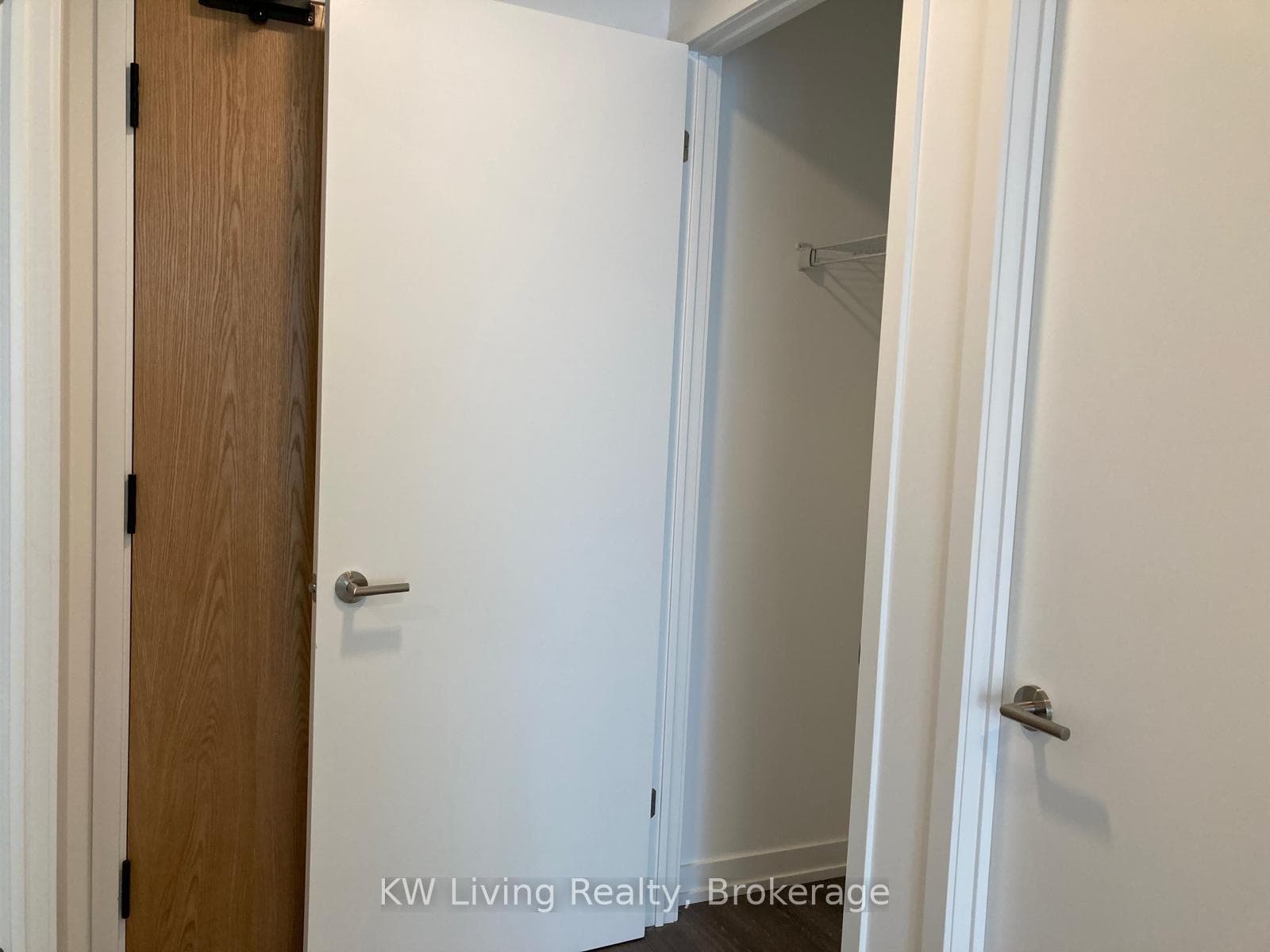 8 Beverley Glen Boulevard Unit 611 photo 29