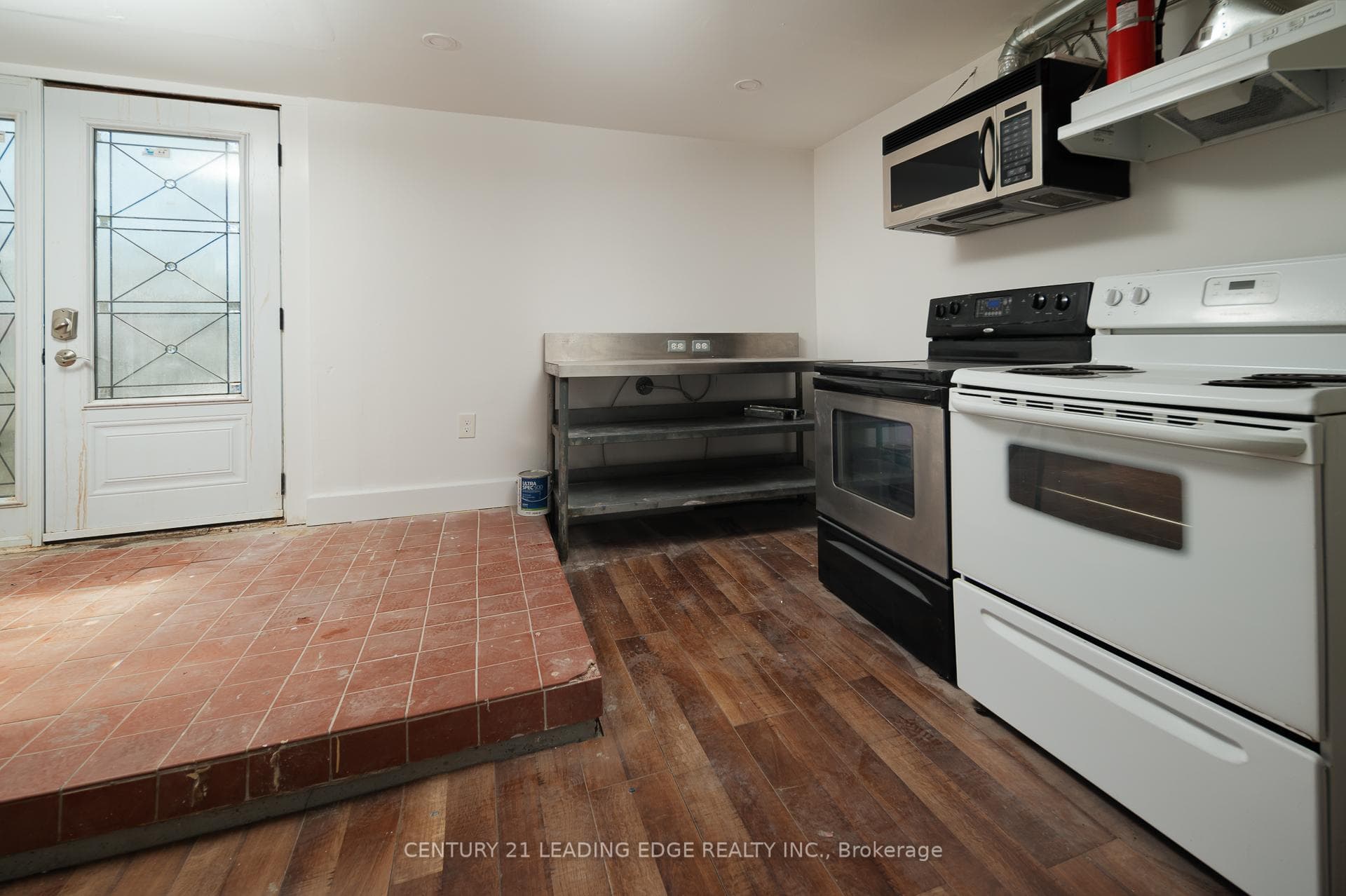 1555 Kingston Road photo 22