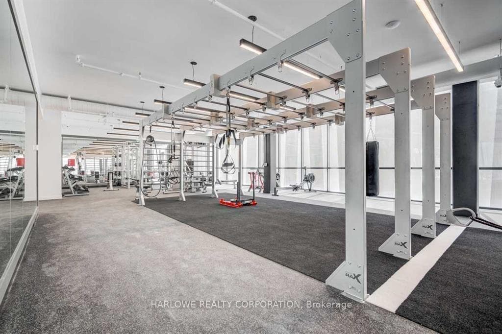 85 Wood Street Unit 2015 photo 10