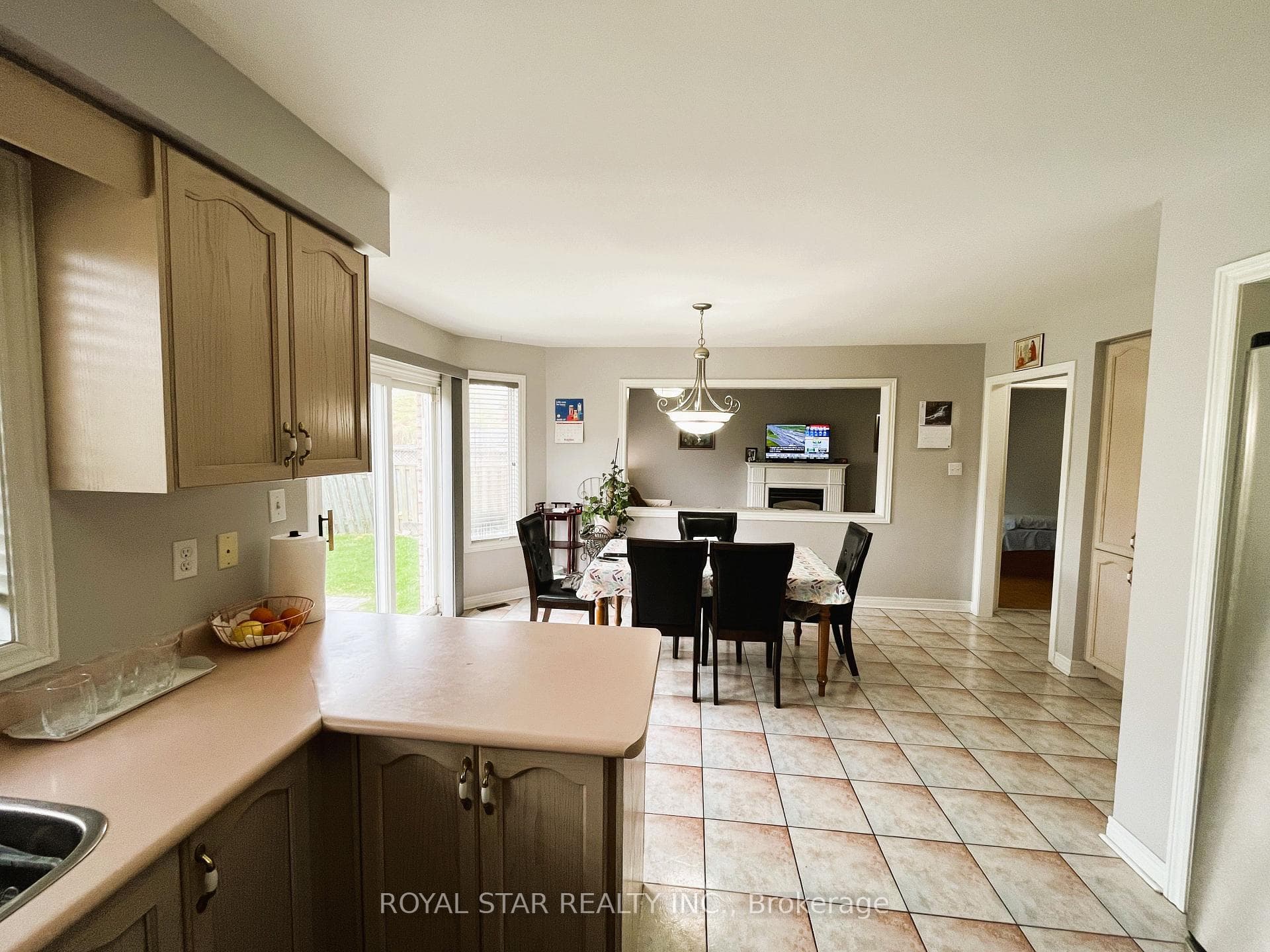 73 Mapleview Avenue photo 9