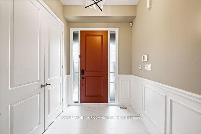 14 Robert Berry Crescent photo 4