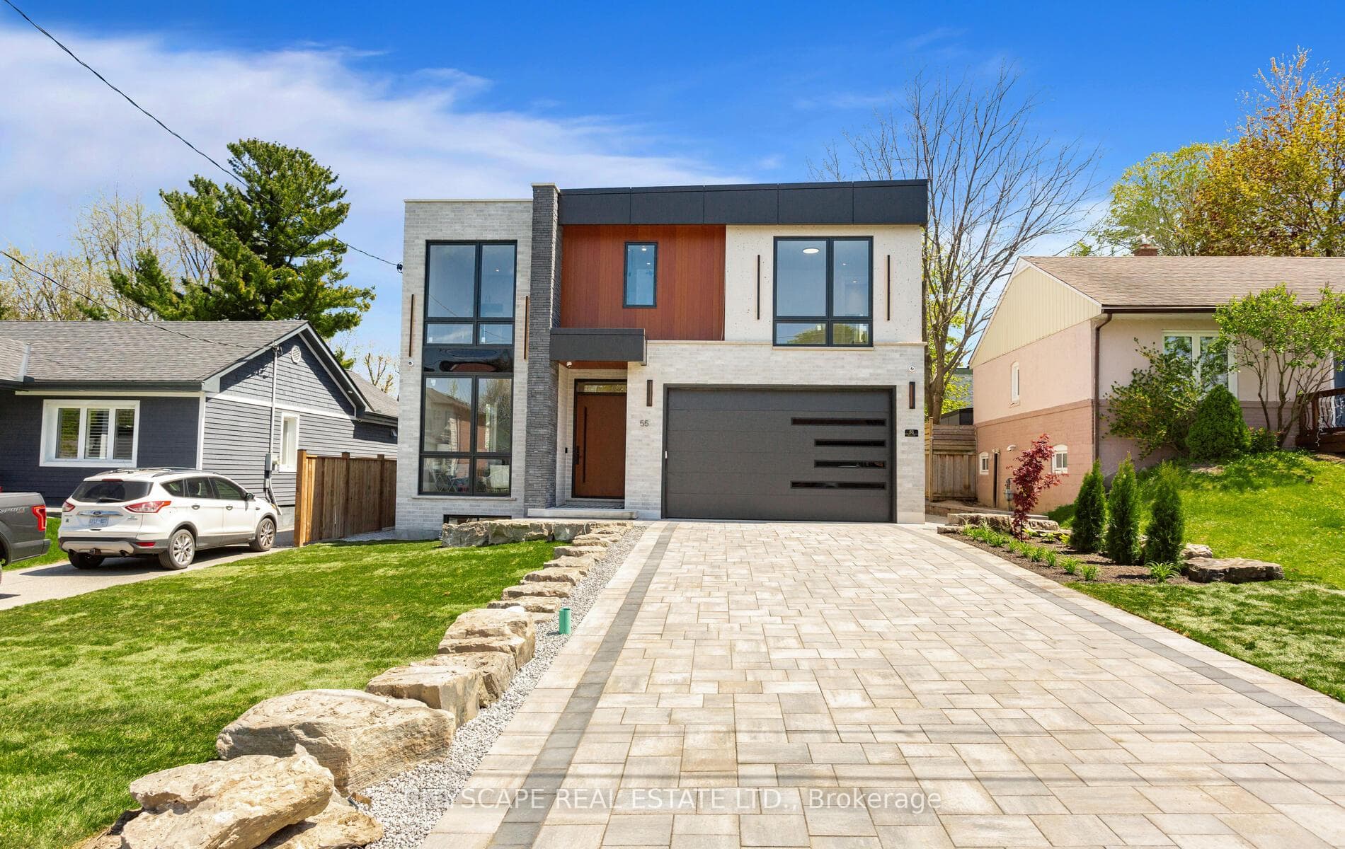 55 Adanac Drive photo 2