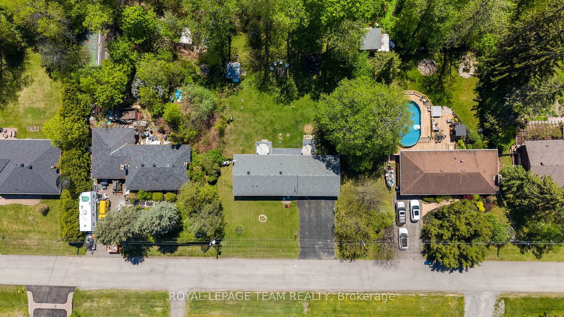 5643 Ficko Crescent photo 32