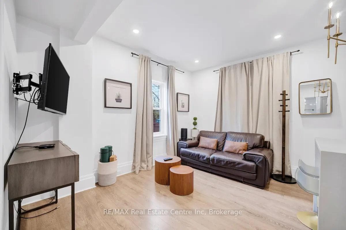 11 MANSION Street photo 5