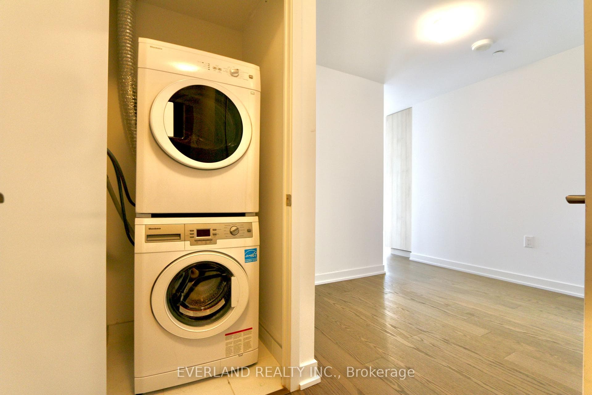 11 Wellesley Street Unit 703 photo 8