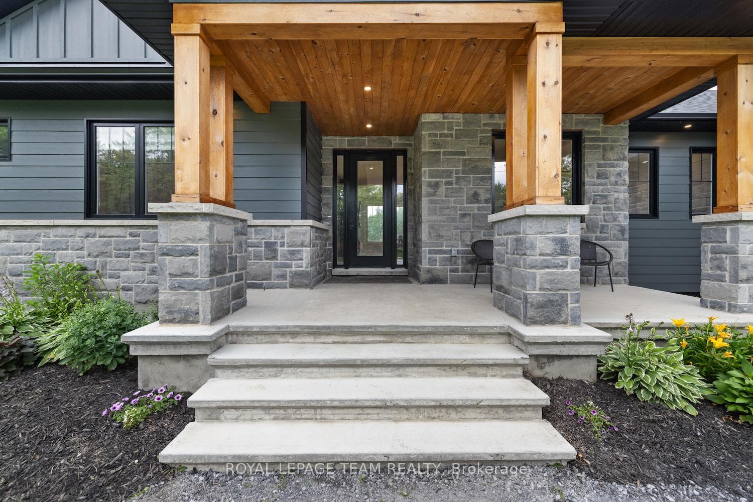 3783 Woodkilton Road photo 4