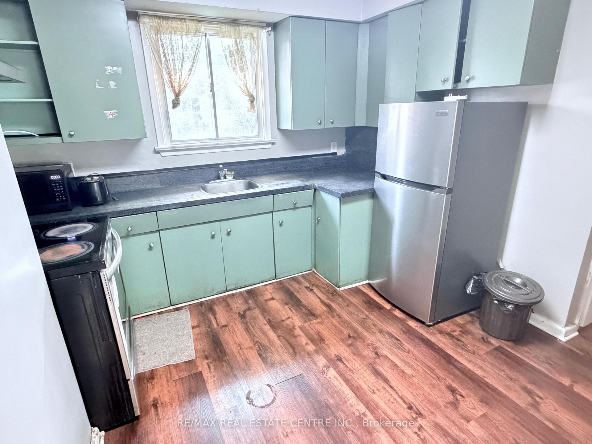 52 Sharbot Avenue photo 12