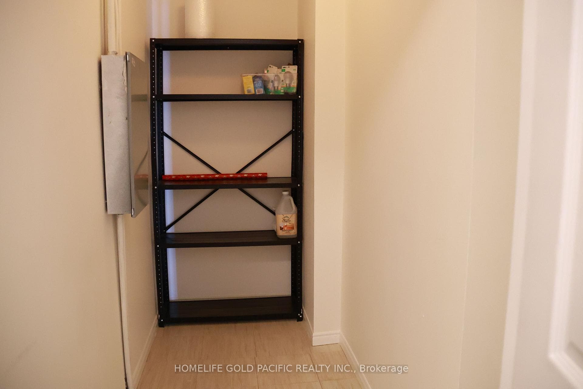 ensuite storage at foyer
