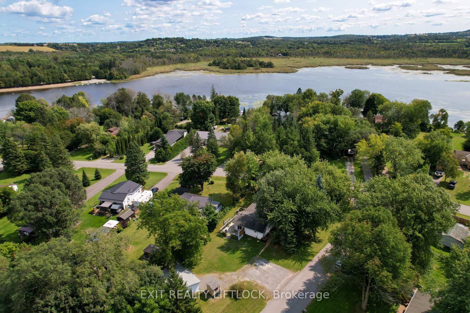 6 Woods Avenue photo 4