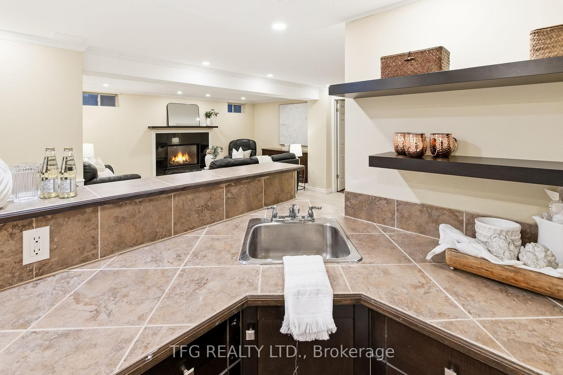 500 Sundown Crescent photo 43