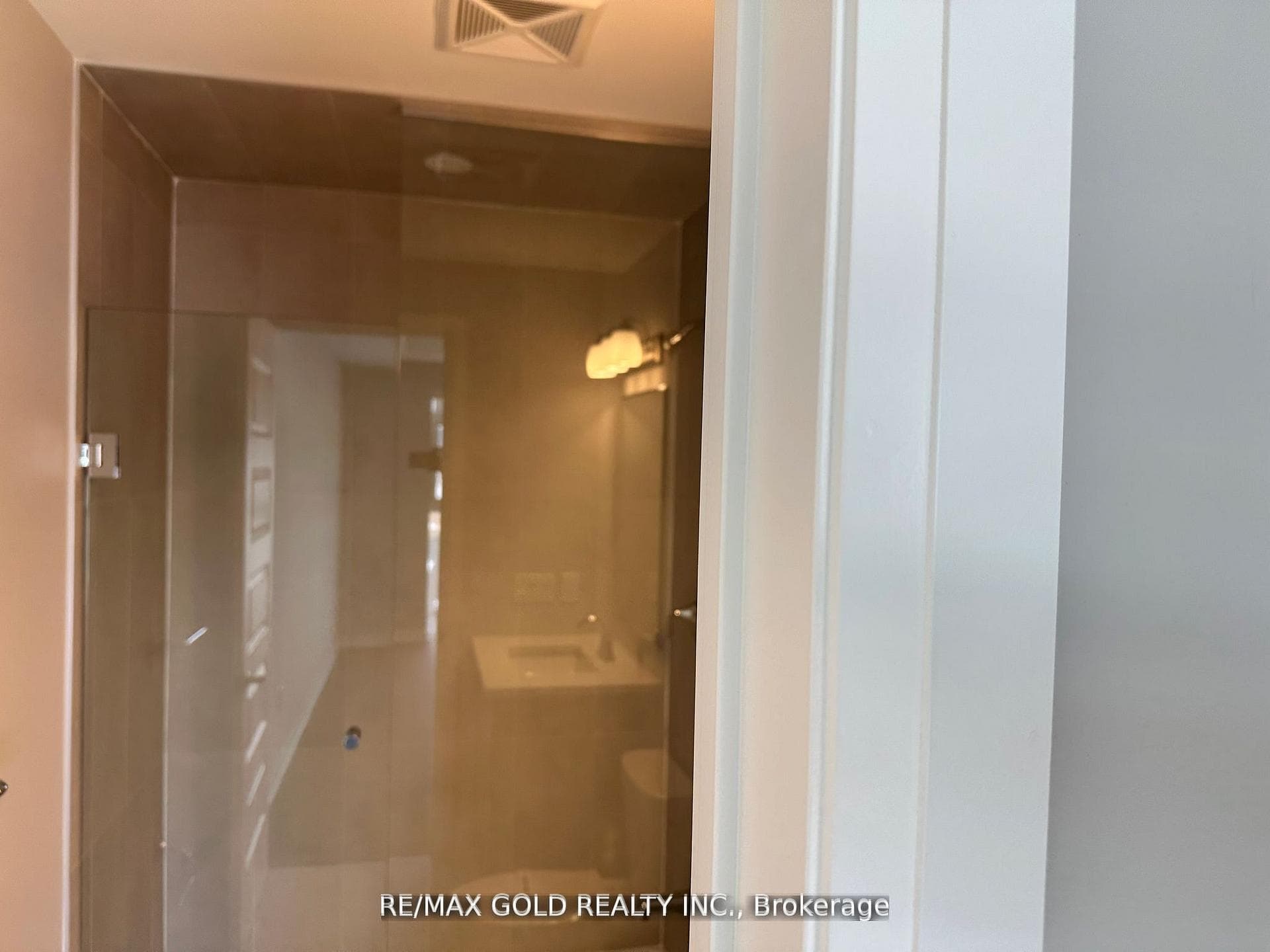 490 Gordon Krantz Avenue Unit 423 photo 29