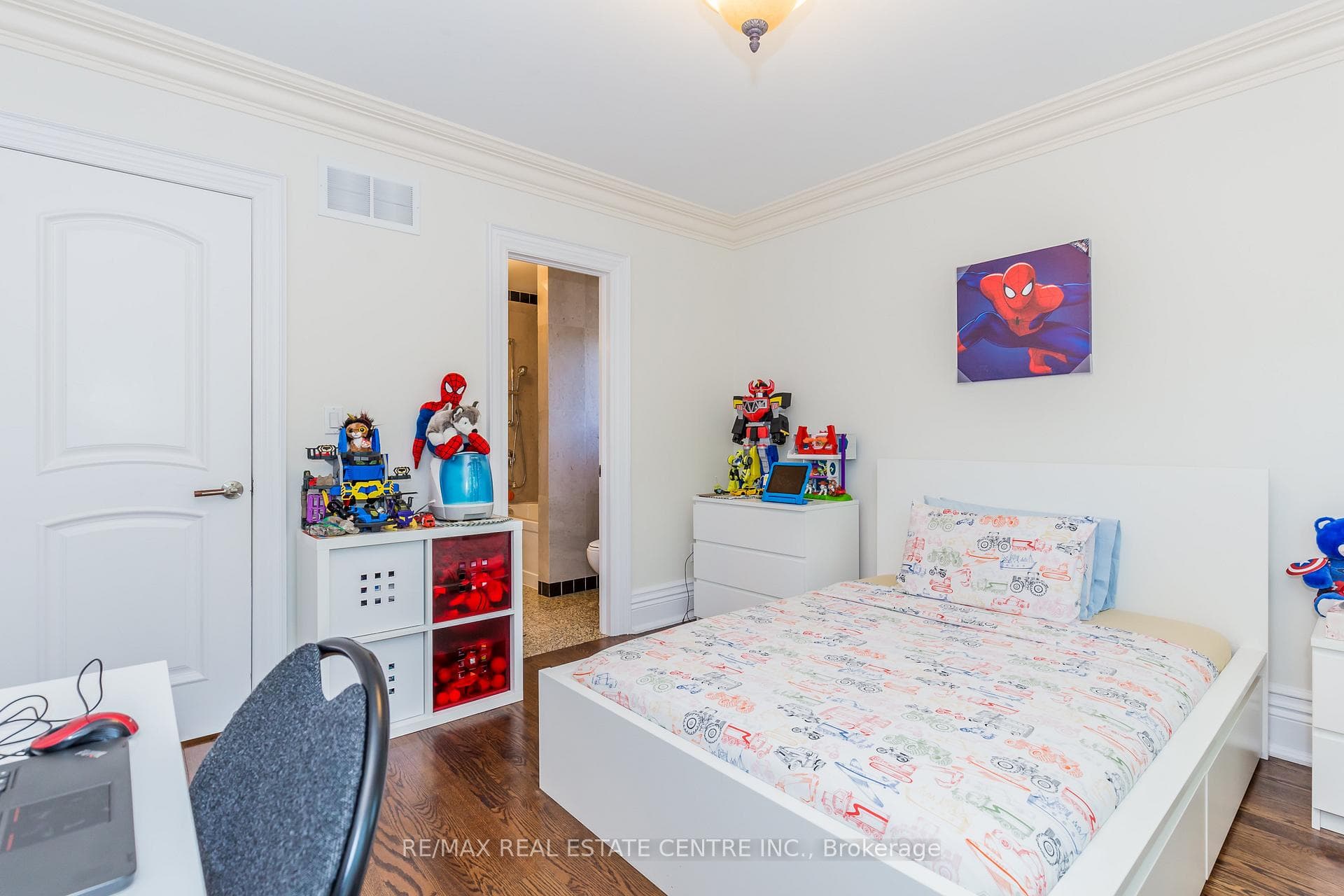 71 Lawton Boulevard photo 28