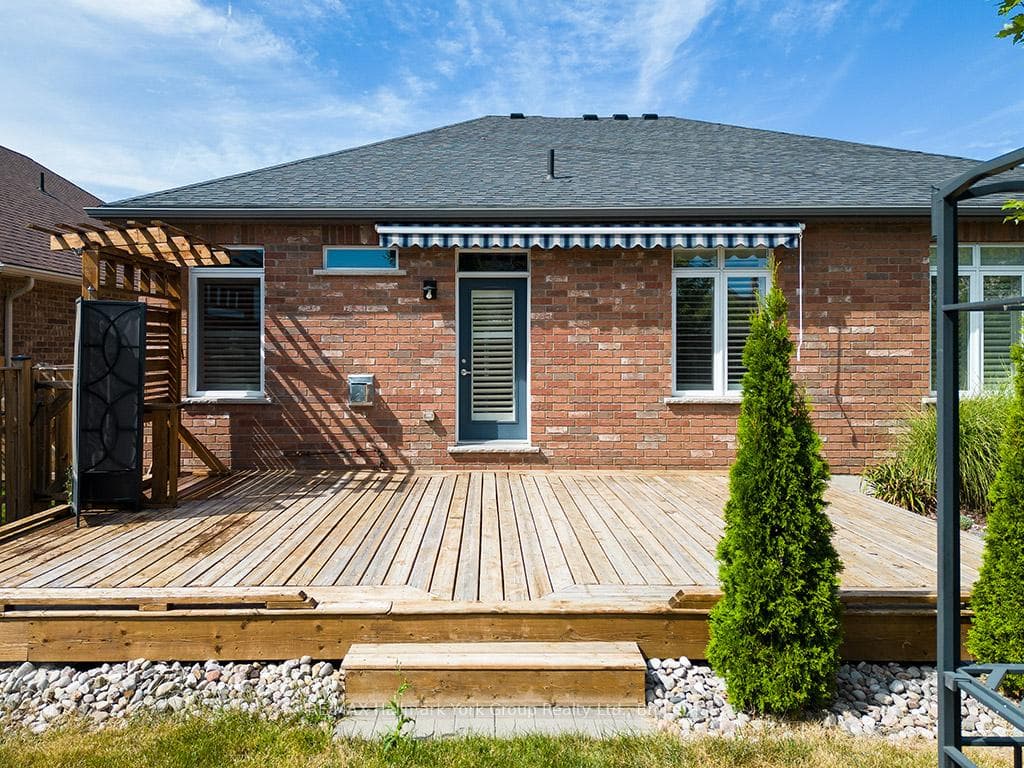 82 Hughes Street photo 17